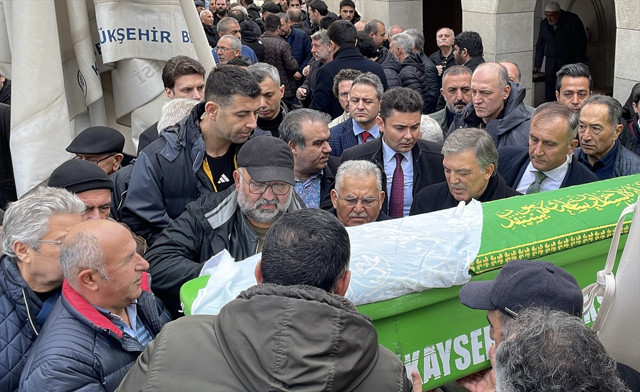11. Cumhurbaşkanı Abdullah Gül uzun zaman sonra görüntülendi! Cenaze törenine katıldı - Resim: 0