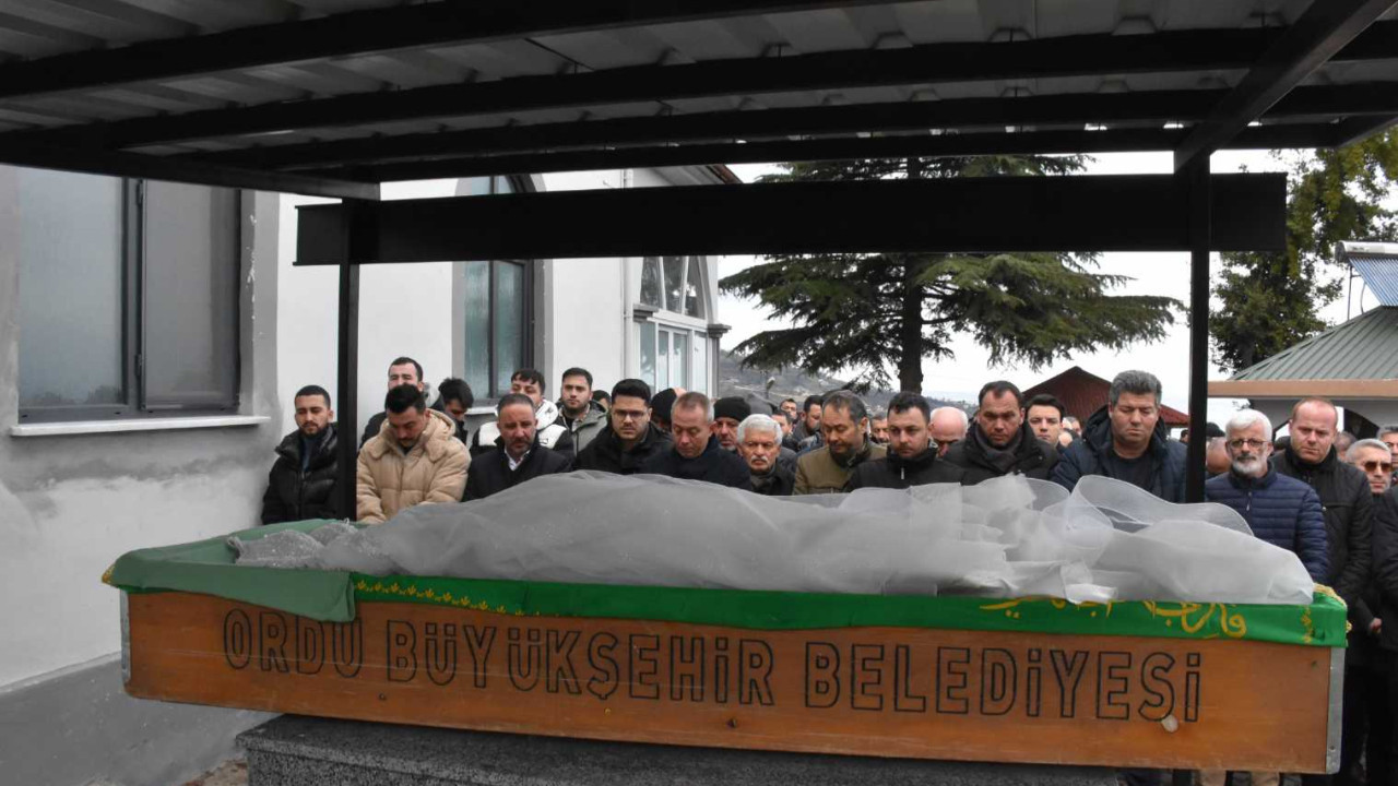 Evlenmek üzere olan genç kadının cenaze töreninde kahreden detay