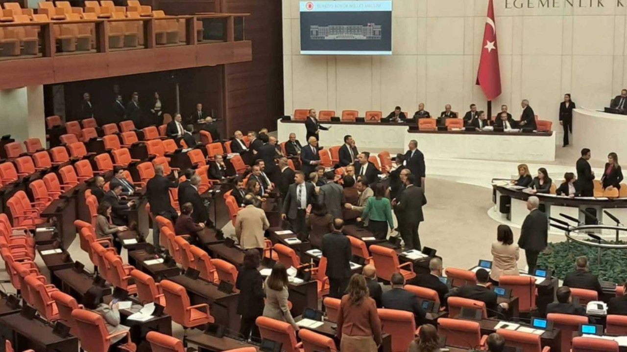 TBMM’de İYİ Parti ve DEM Parti arasında gerginlik: Konuşma be, hadi oradan