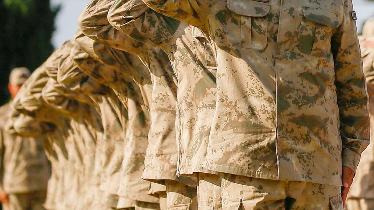 28 Şubat’ta eşinin başörtüsü nedeniyle ihraç edilen emekli albay, yaşadıklarını anlattı