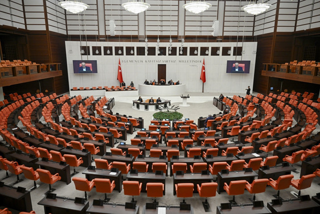 6 Şubat oturumu boş kaldı! Sadece 45 vekil katıldı - Resim: 0