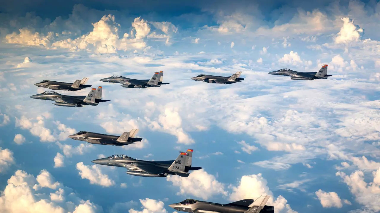 ABD ve İran’dan peş peşe açıklamalar! Çok sayıda savaş uçağı gönderildi