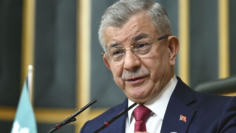 Ahmet Davutoğlu’ndan ‘Epstein’ açıklaması: ‘Hayatımda hiç görmedim, bilmem’