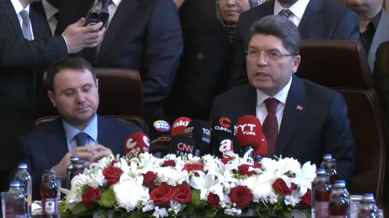 Akın Gürlek görevi Yılmaz Tunç’tan devraldı! Adalet Bakanlığı’ndaki törende koltuk krizi yaşandı