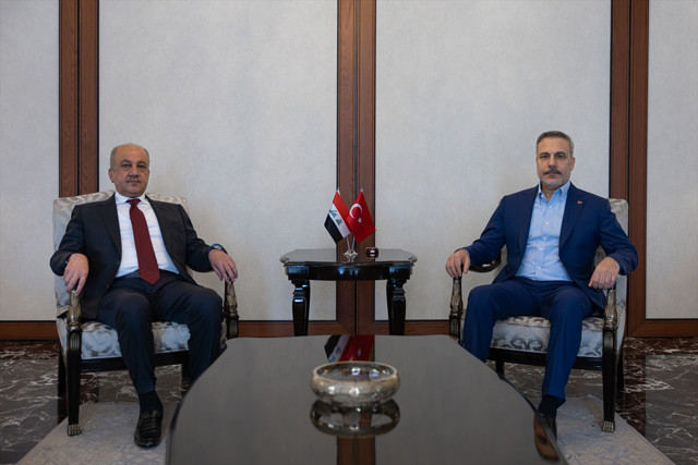 Bakan Fidan, Irak Savunma Bakanı Al Abbasi ile görüştü - Resim: 0