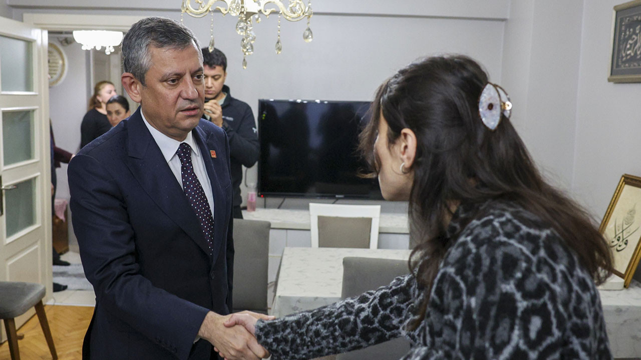 CHP Genel Başkanı Özel’den Atlas Çağlayan’ın ailesine taziye ziyareti