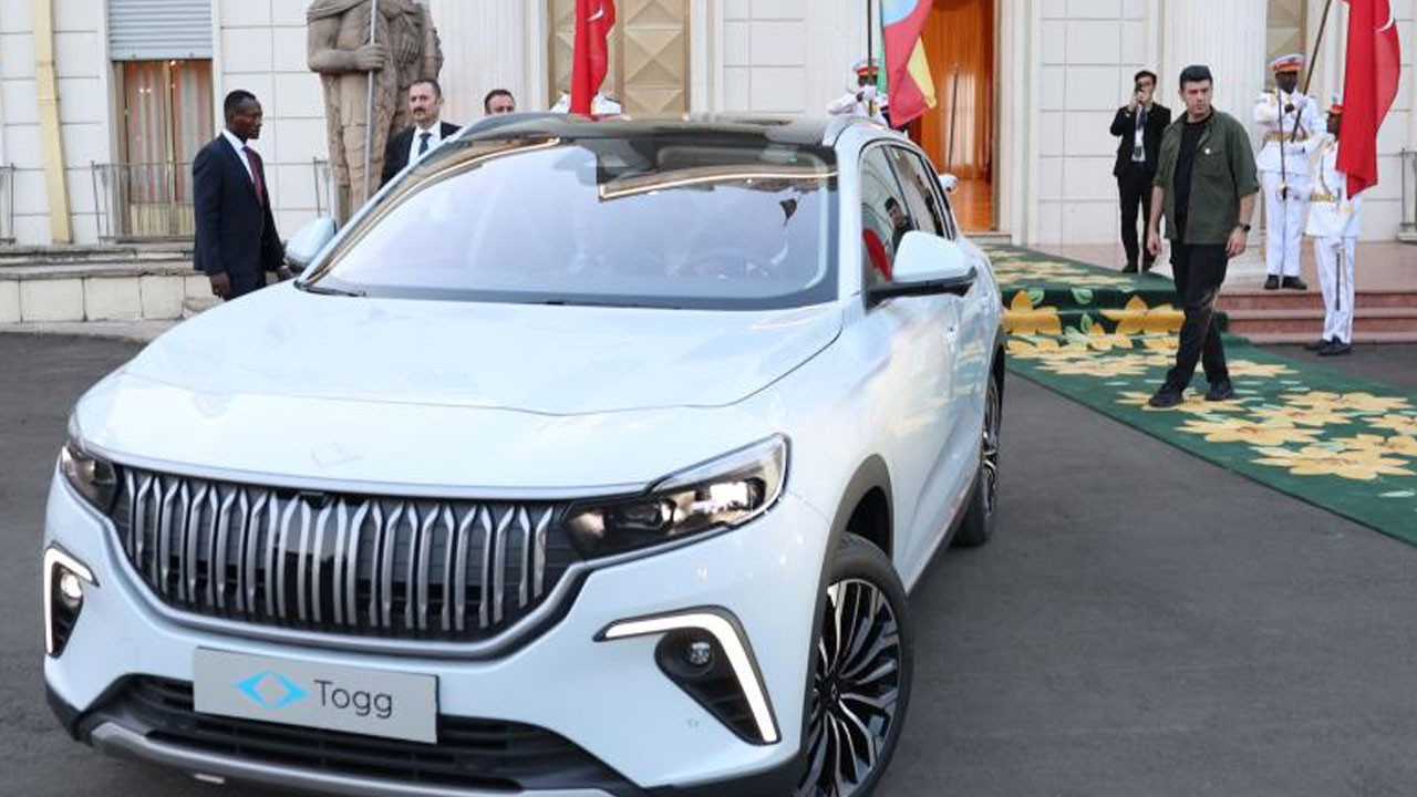 Cumhurbaşkanı Erdoğan, Etiyopya Başbakanı Ahmed’e Togg hediye etti