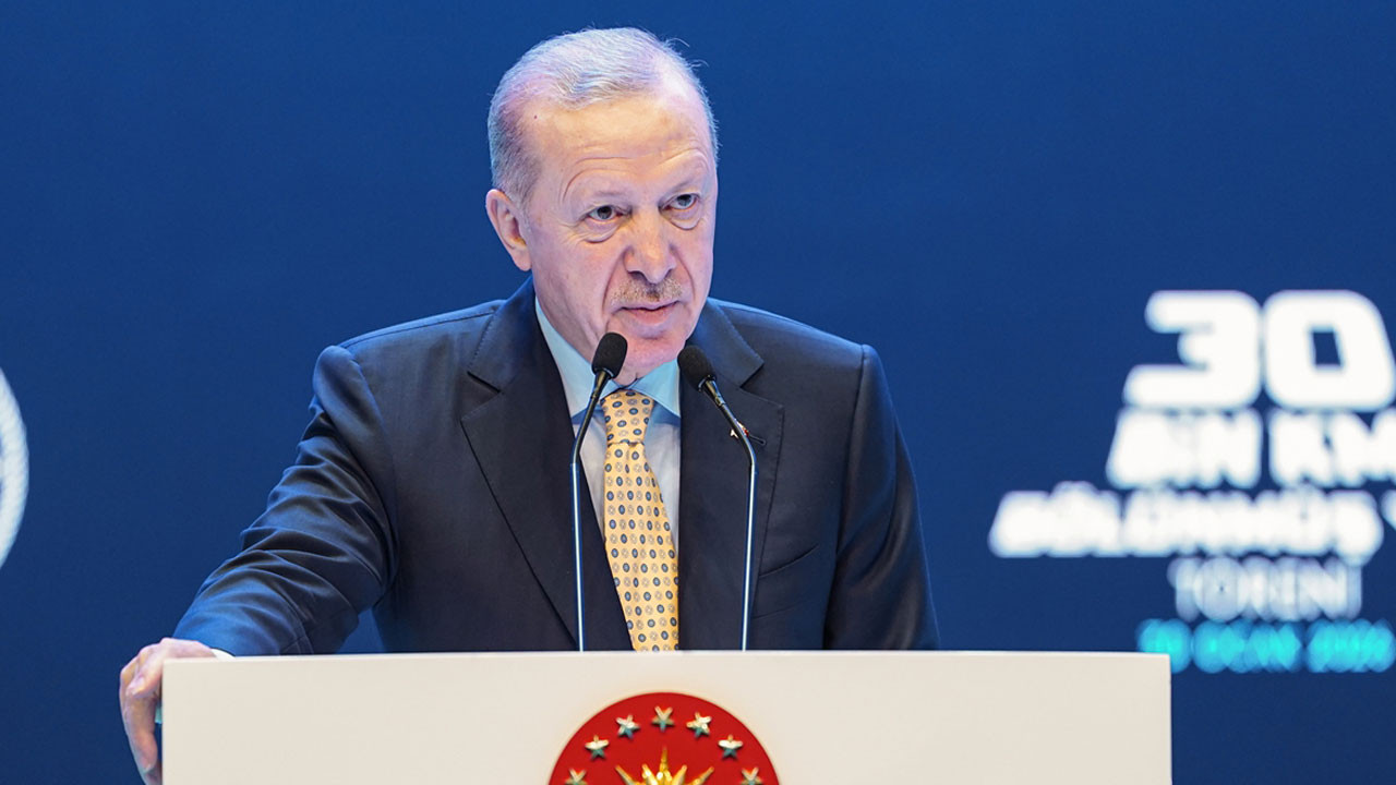 Cumhurbaşkanı Erdoğan: Rüşvet almadıysanız bu telaş hali niye?