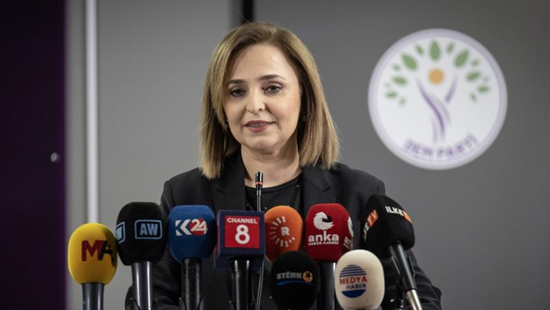 DEM Parti Sözcüsü Doğan, basın toplantısı düzenledi: ‘Tarihi bir kapı aralandı’