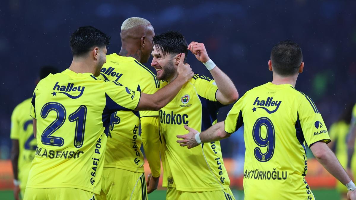 Fenerbahçe’de sezona damga vuran ikili: Asensio-Talisca