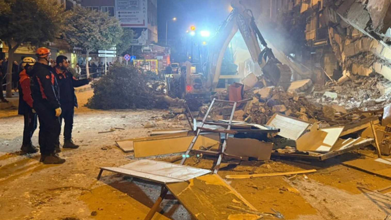 Hatay’da kontrollü yıkım sırasında bina çöktü