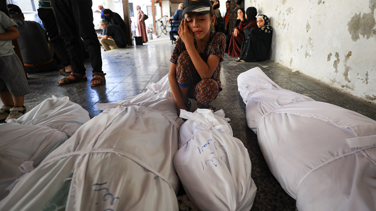 İsrail’in ateşkesi ihlal ederek Gazze’ye düzenlediği saldırılarda 12 Filistinli hayatını kaybetti