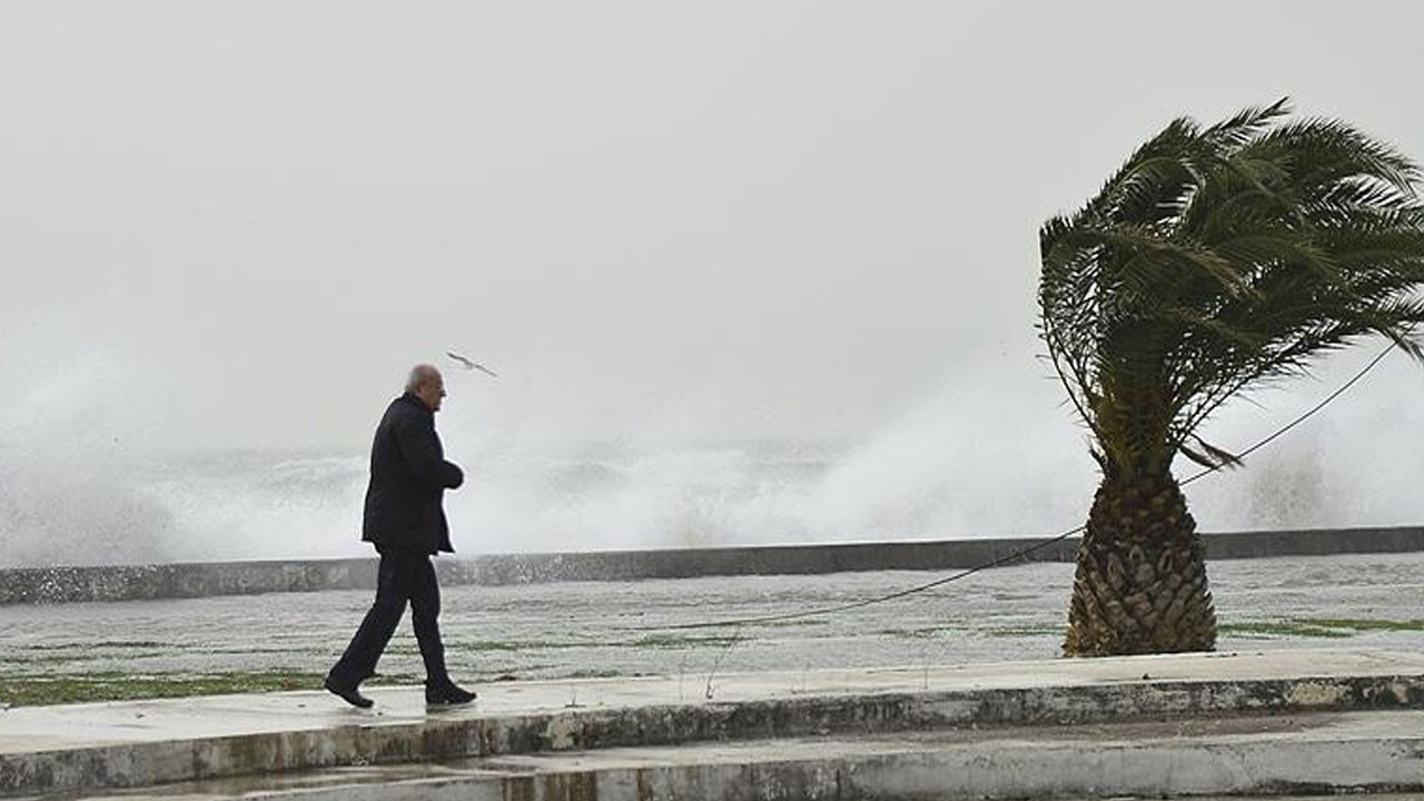Istanbul Valiliginden Aksam Saatleri Icin Firtina Uyarisi