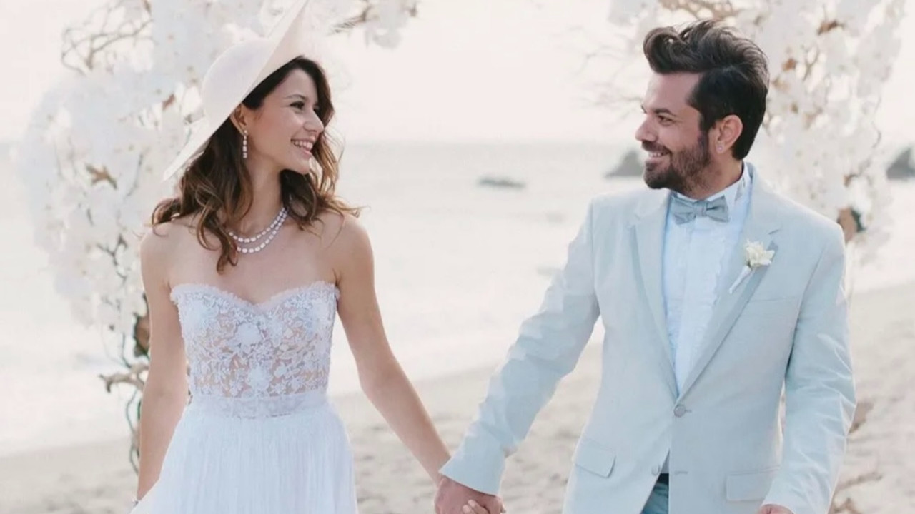 Kenan Doğulu’dan eşine destek! Zorlu PSM’de sahnesinde yer verdi…