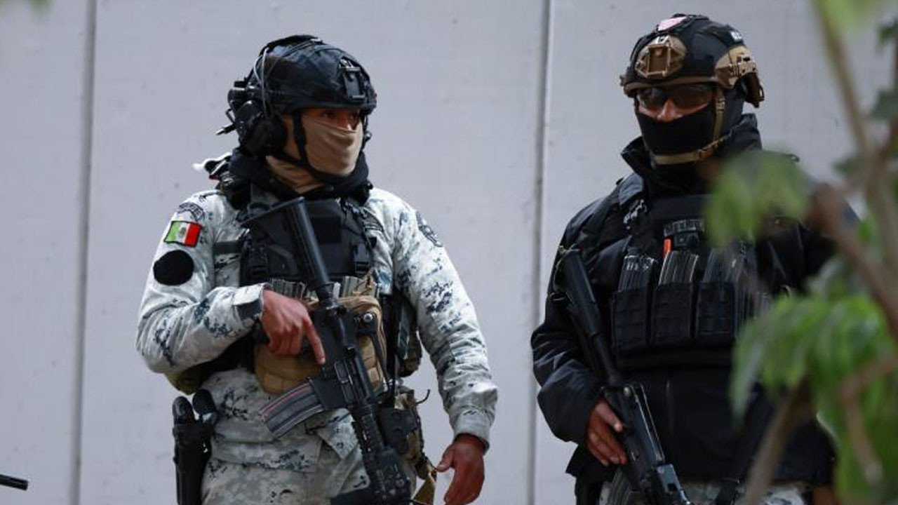 Meksika’da uyuşturucu baronunun öldürülmesinin ardından çıkan olaylarda 55 kişi öldü