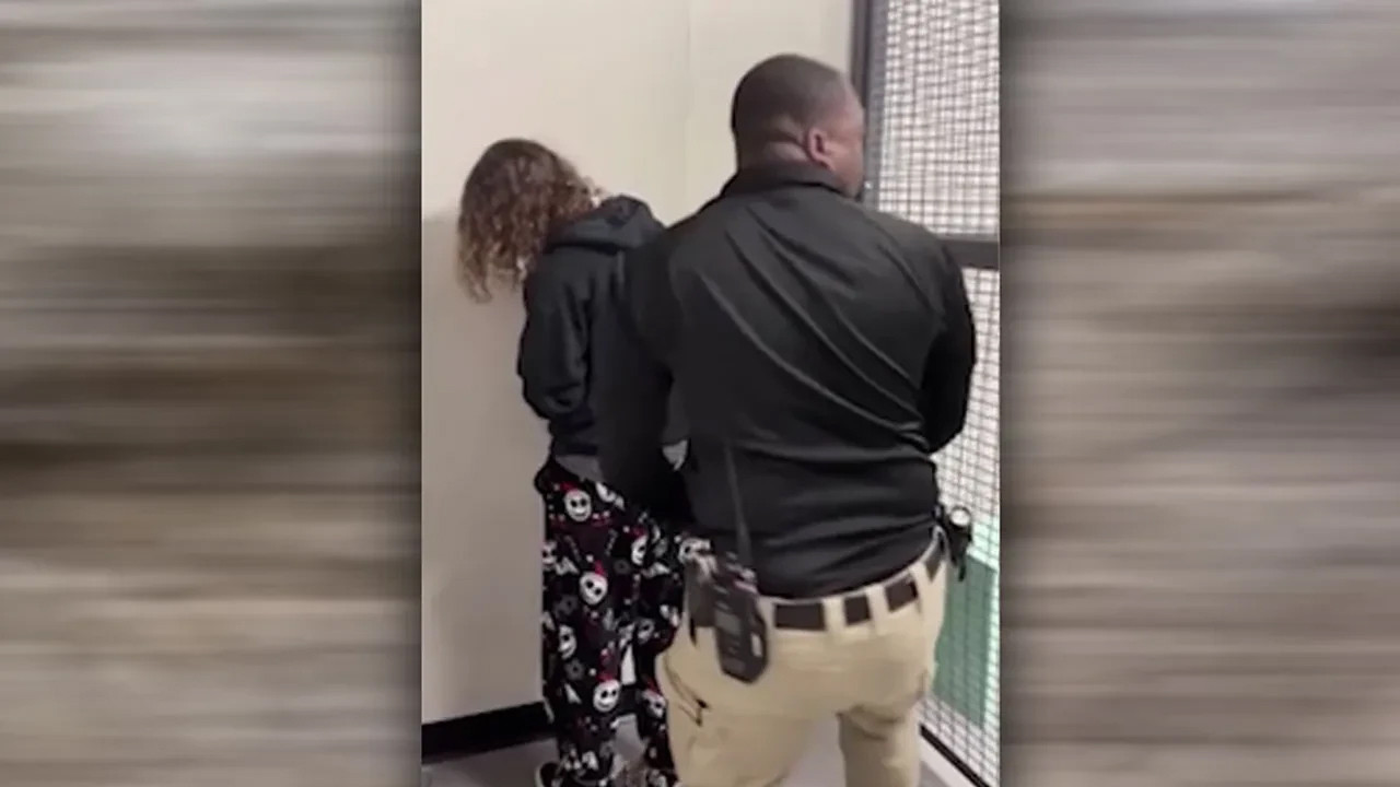 Okulunu havaya uçuracaktı! 12 yaşındaki katliam plancısı yakayı ele verdi