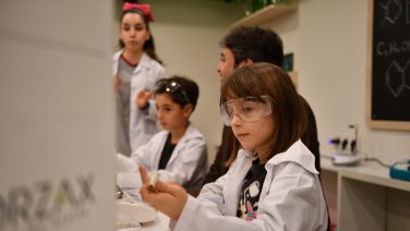 Orzax “Deney’imli Çocuklar” projesiyle 15 bin çocuğu bilimle tanıştırdı