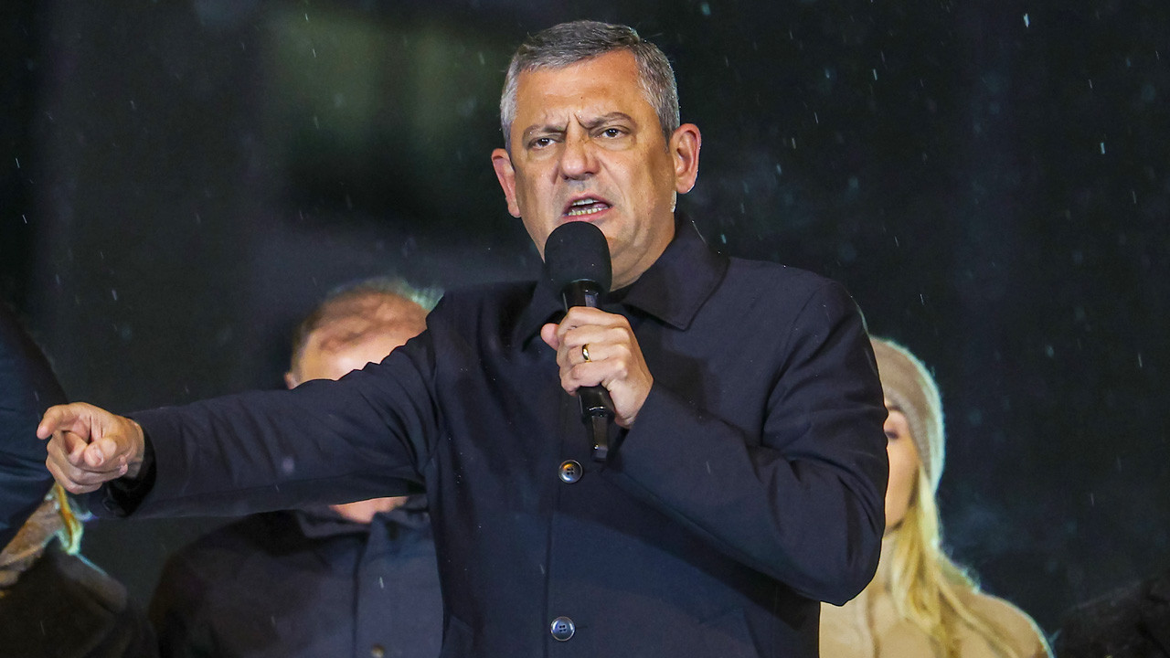 Özgür Özel’den mahkeme salonu iddiası: O gök kubbeyi tepenize yıkacağız