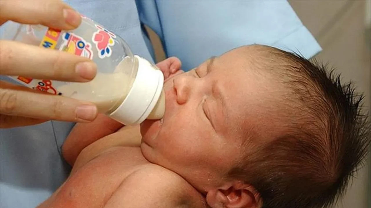 Toplatılmaya başlandı! AB’den açıklama geldi! Bebek mamalarındaki gizli tehlike