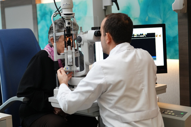 6 Yıllık karanlık kornea nakliyle aydınlandı! Bir organ yeni bir hayat - Resim: 0