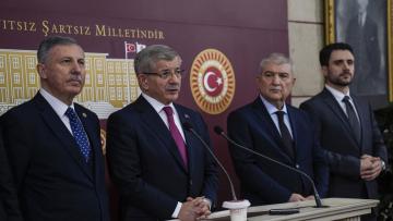 Ahmet Davutoğlu: ‘Bu savaş böyle devam ederse…’