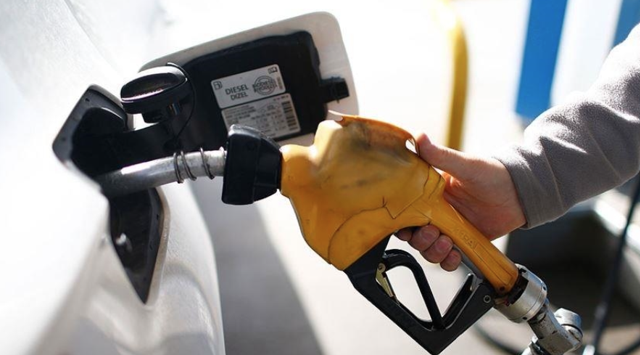 Benzin ve motorine kallavi zam! İstanbul'da 60 lirayı aştı, tabela değişti, cep yakan fiyatlar - Resim: 0