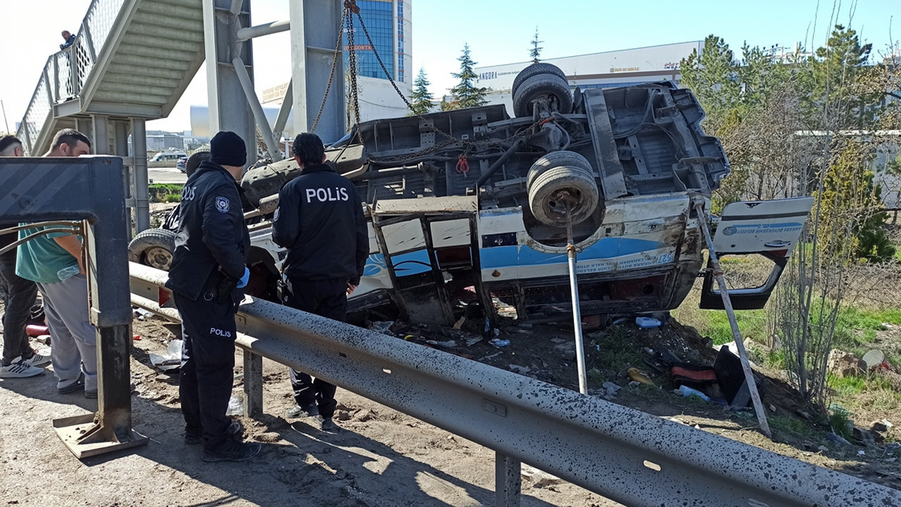 Ankara’da katliam gibi kaza! Otobüs üst geçide çarptı, 5 kişi hayatını kaybetti, yaralılar var